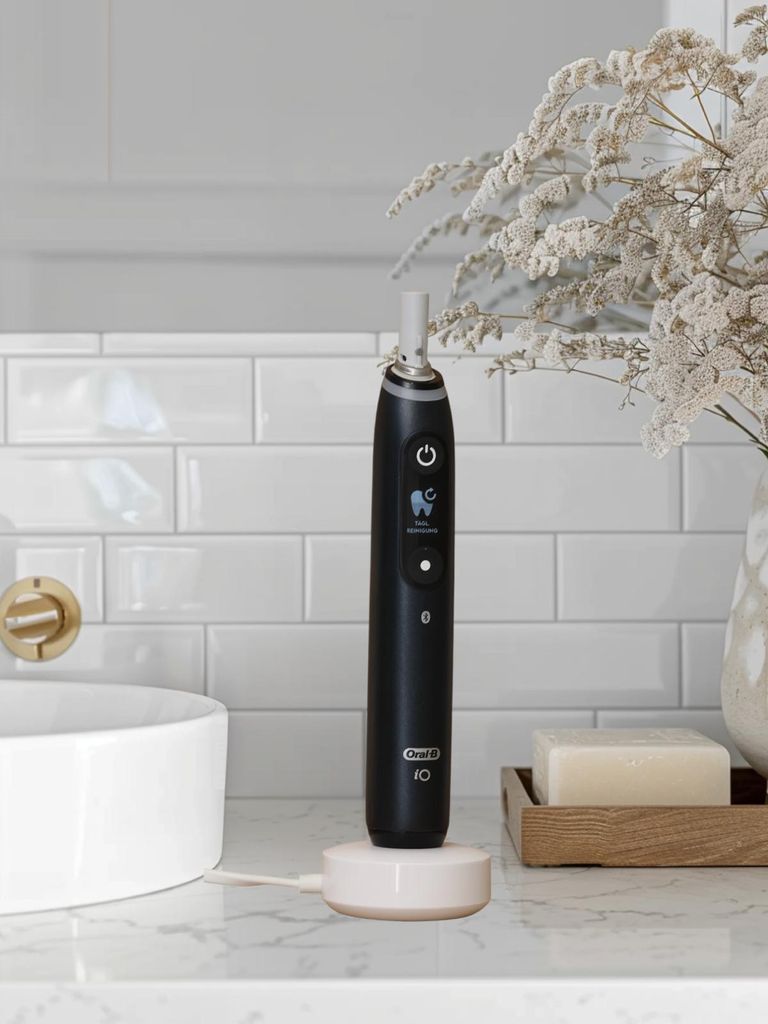 Braun Oral-B iO Series 7 Black iO7 Elektrische Zahnbürste Produktbild 3