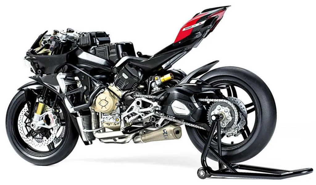 Ducati Superleggera V4 1:12 Rouge : Réplique Haute Précision et Kit Racing - 4