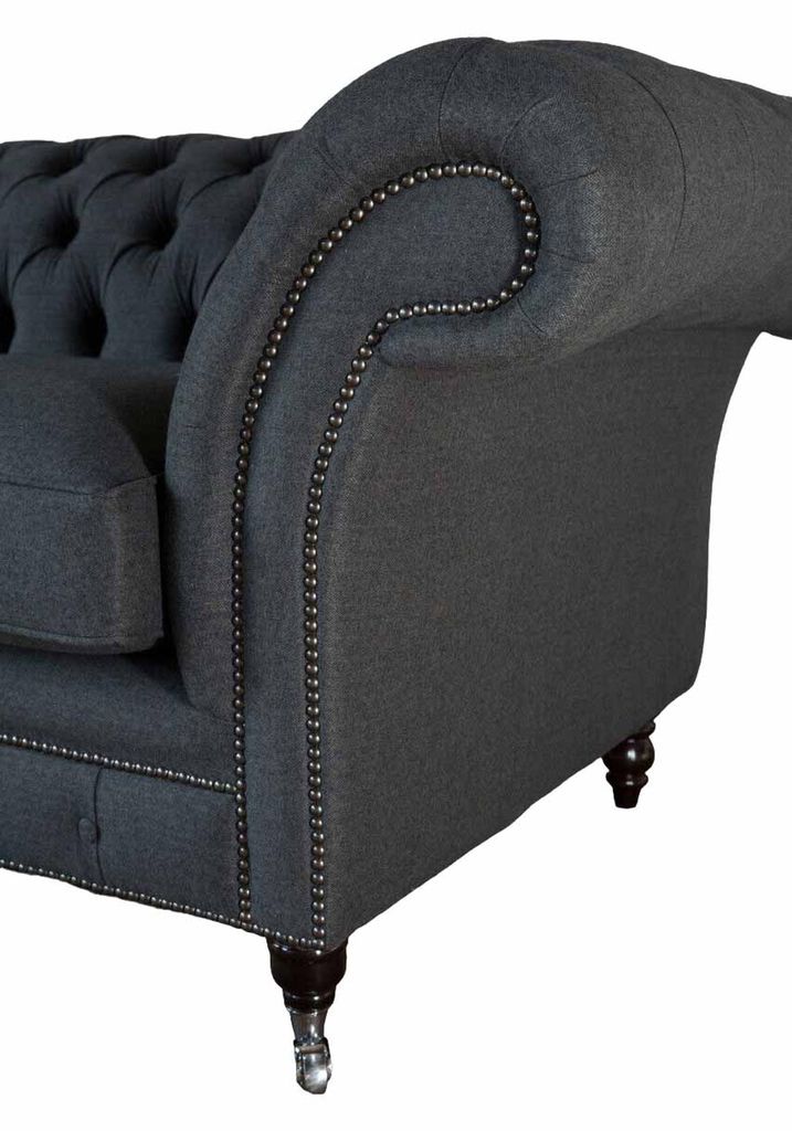 Design Sofa 4 Sitzer Couch Textil Polster Klassische Sofas Chesterfield