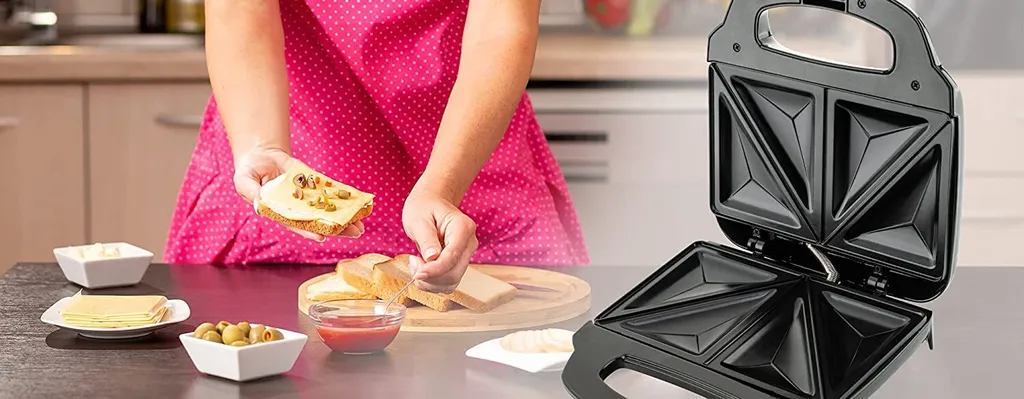 ETA | Sandwich maker | ETA415190010 | 750 W | Number of plates 1 | Number of pastry 2 | Black