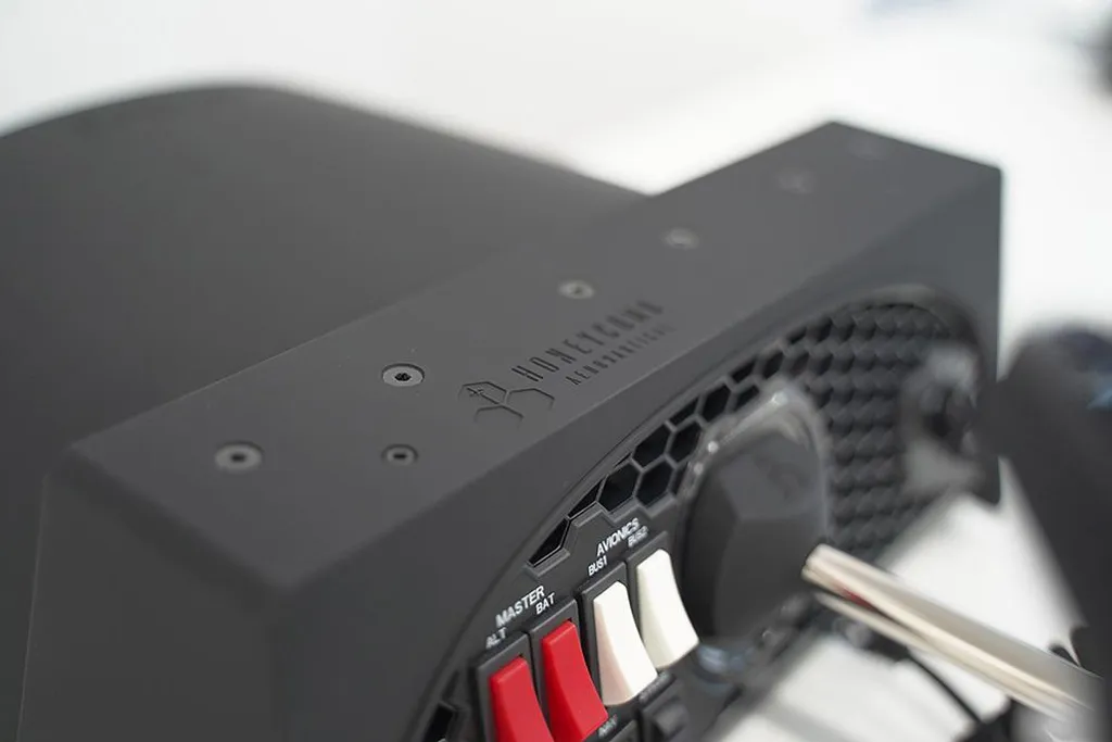 Joug de simulation Honeycomb Alpha Flight Controls avec panneau switch - 19