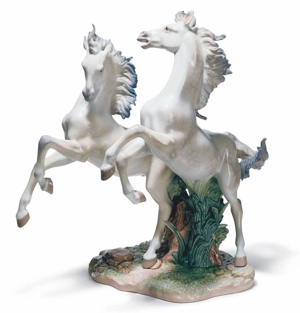 Casa Padrino Luxus Deko Porzellan Skulptur Pferde H. 53 cm - Handgefertigt
