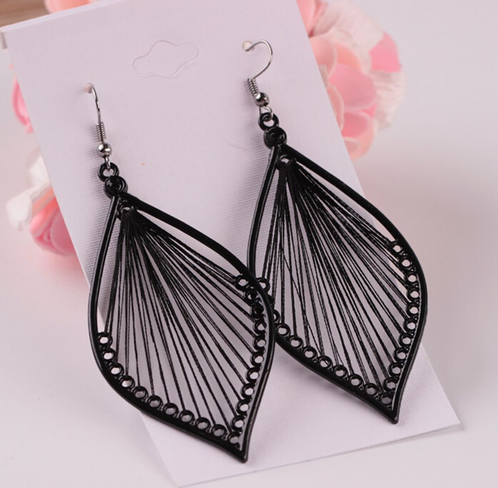 1 Paar Eardrop aushöhlen Schmuck Geschenk Legierung Frauen Blatt baumeln Haken Ohrringe für Party