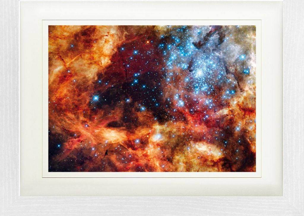 Der Weltraum Gerahmtes Bild Mit Edlem Passepartout | Wand-Bilder | Im Bilderrahmen - Supersternhaufen R136 Beim Tarantelnebel (30 x 40 cm)