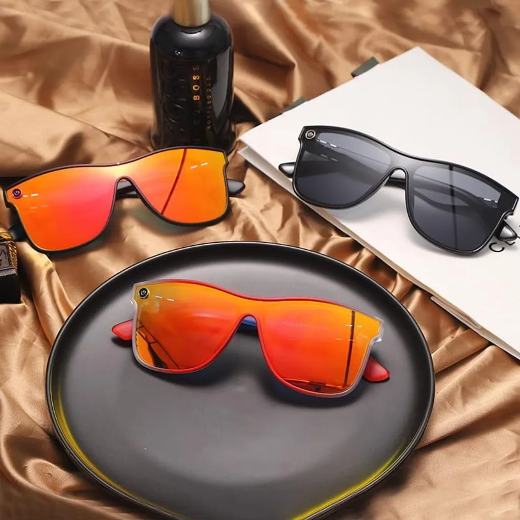 Montana Occhiali Da Sole Unisex Modello MS48 - Nero Opaco Con Lenti Revo Blue - Calibro 58 Mm