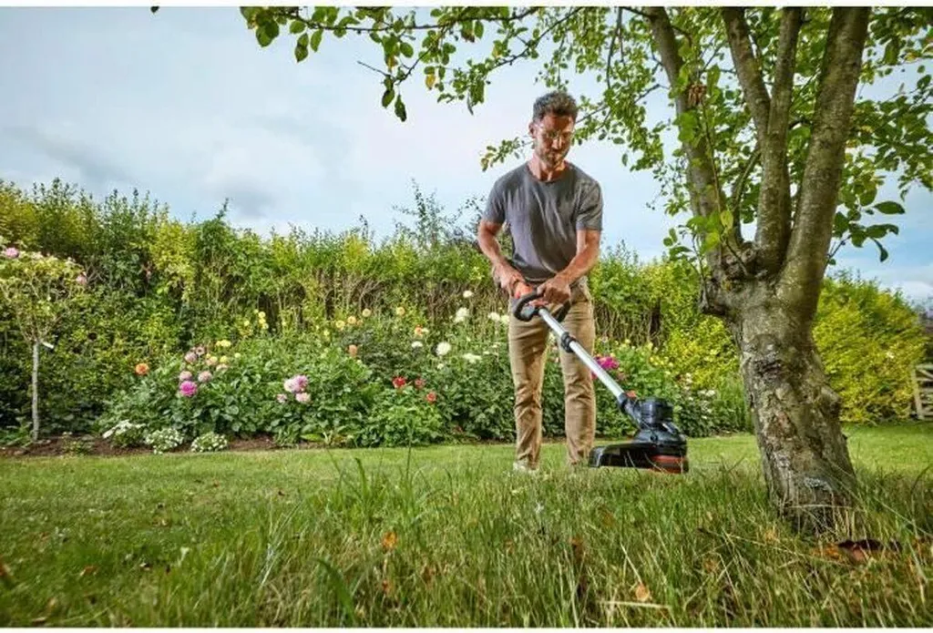 Tondeuse 33 cm Pivotante 36V Black & Decker avec PowerCommand - 2
