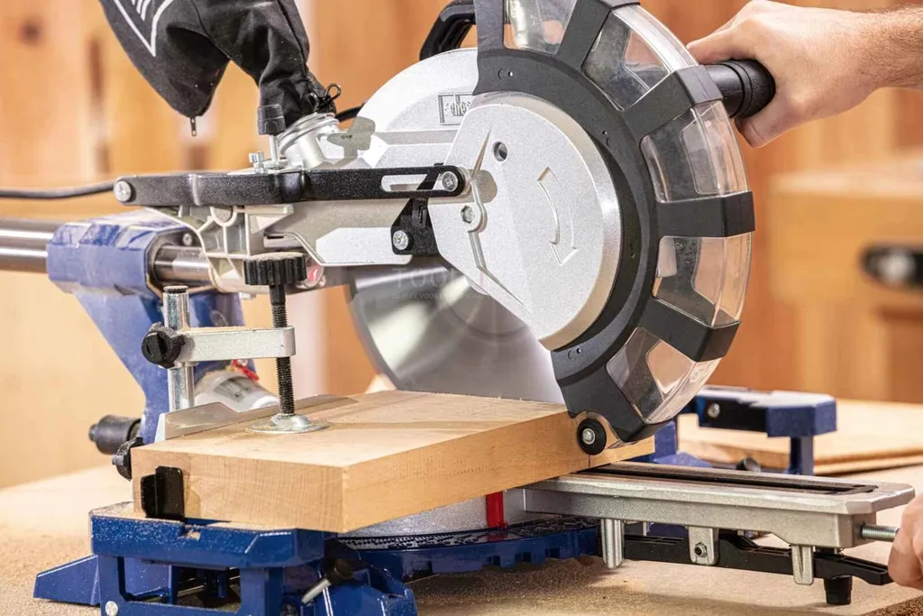 Scie à onglets avec laser Scheppach HM254SPX | Capacité de coupe 340mm - 2