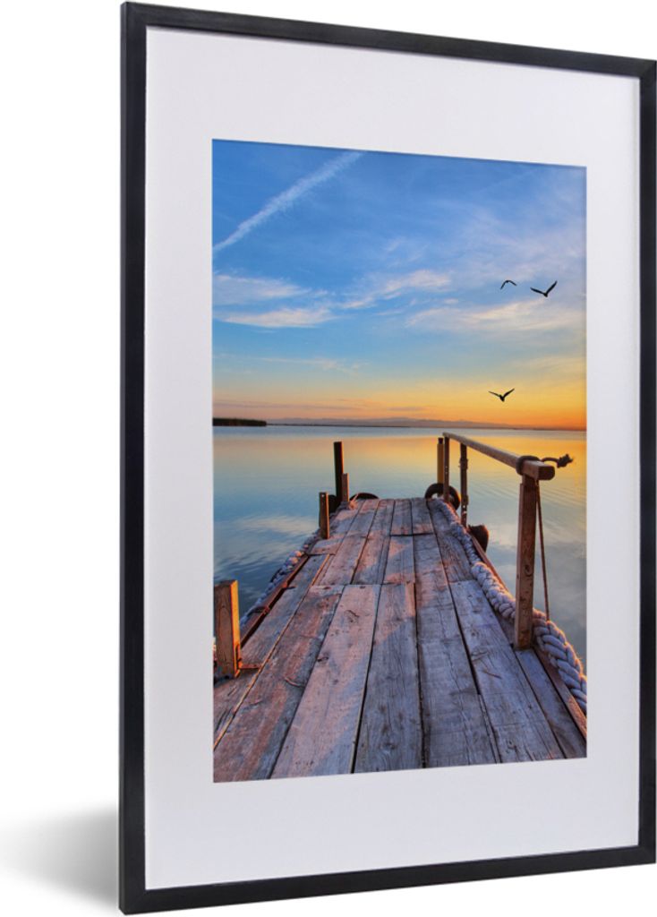 MuchoWow Gerahmtes Poster Wasser - Steg - Vögel - Sonnenuntergang - Horizont 40x60 cm - Poster mit Schwarzem Bilderrahmen Wandposter Rahmen Foto...