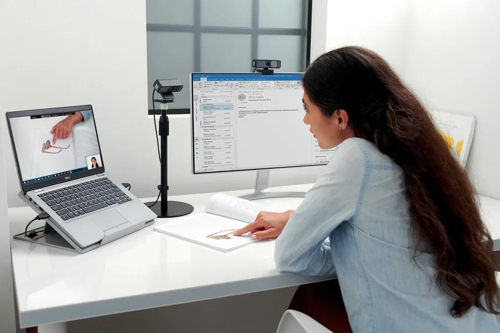 Kensington A1010 Support de Bureau Télescopique Noir pour Webcam et Micro - 9