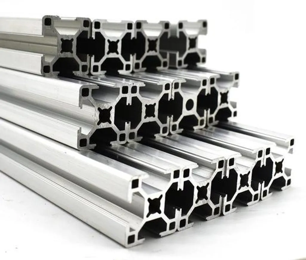 Profilé carré aluminium 30x30 long 400mm pour construction mécanique