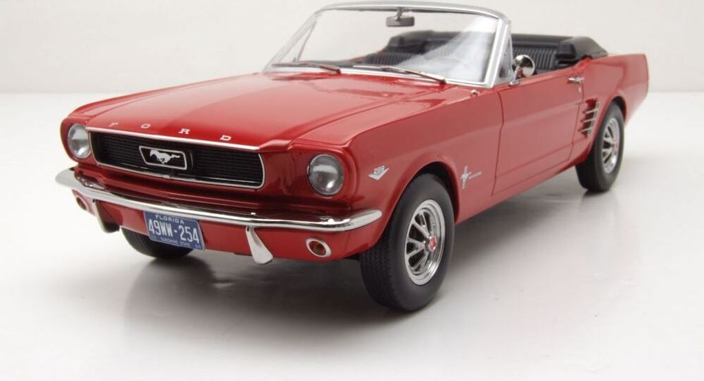 Norev 182810 Ford Mustang Convertible 1966 rot 1:18