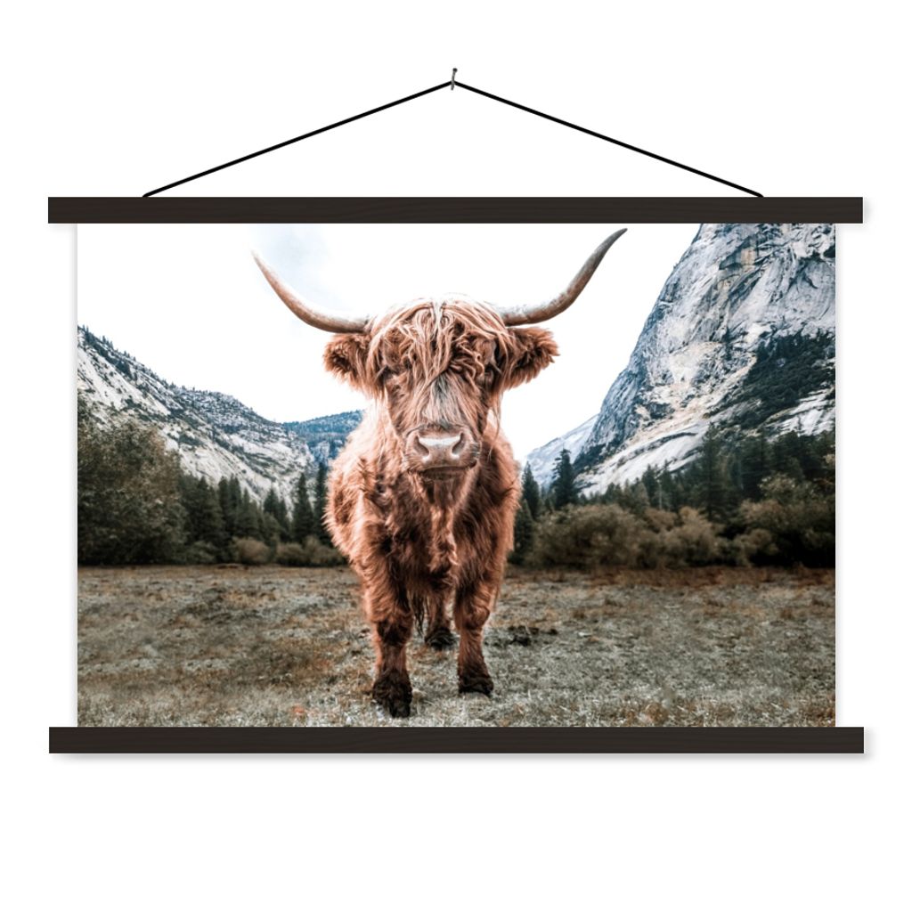 MuchoWow Textilposter Schottischer Highlander - Berg - Tiere 90x60 cm mit schwarzem Rahmen - Aufhängungssatz
