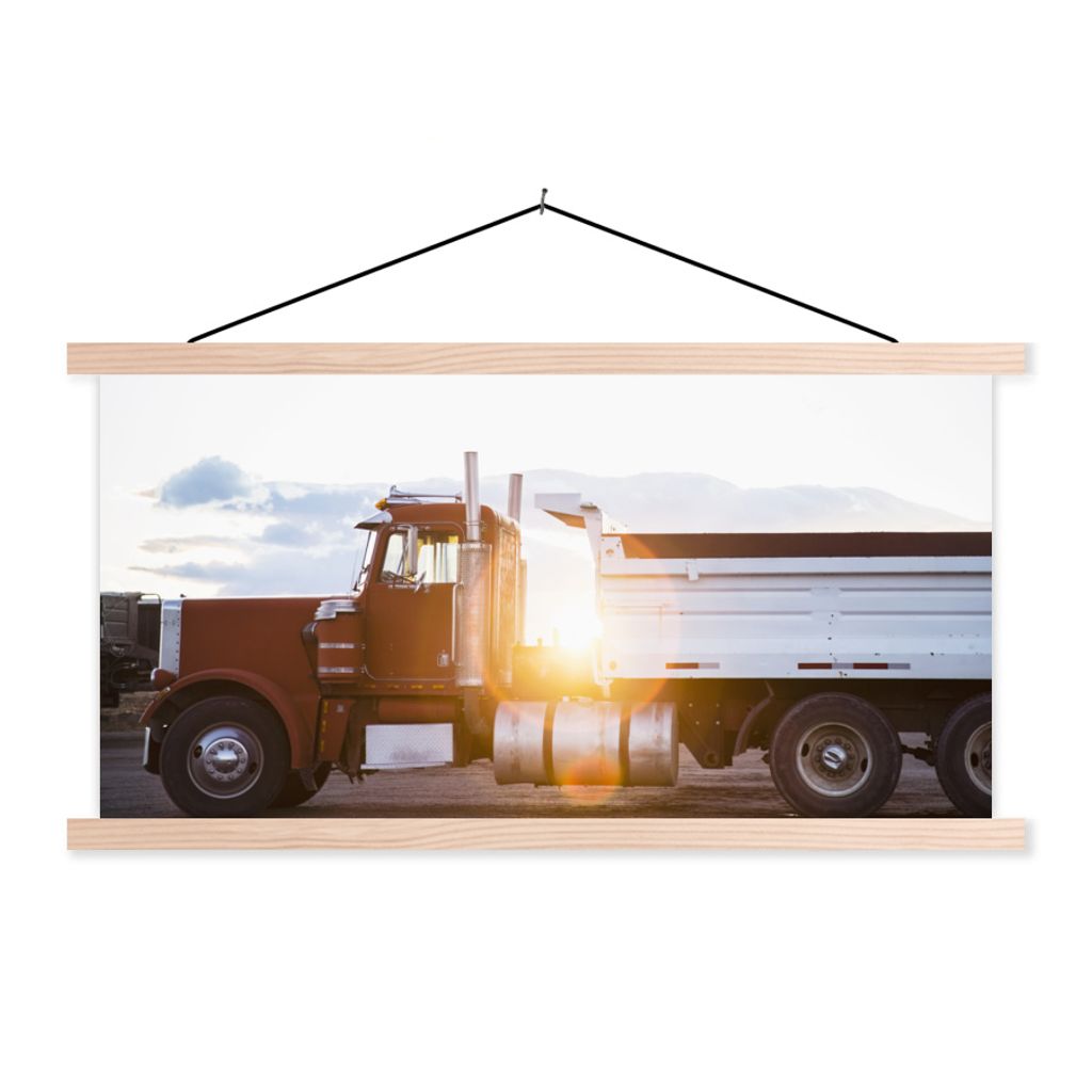 MuchoWow Textilposter Sonnenstrahlen entlang des amerikanischen Trucks 60x30 cm mit holzfarbenen Rahmen - Dekoration