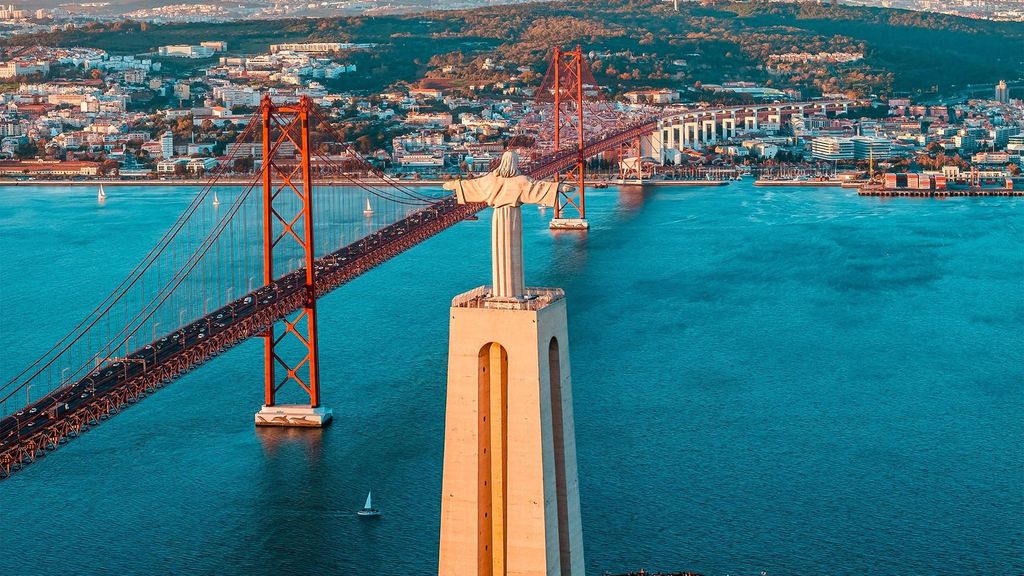 Jochen Schweizer Kurztrip Lissabon für 2 (2 Nächte) mit Straßenbahnfahrt; Erlebnis verschenken oder selbst erleben; Gutschein gültig für 2 Pe...