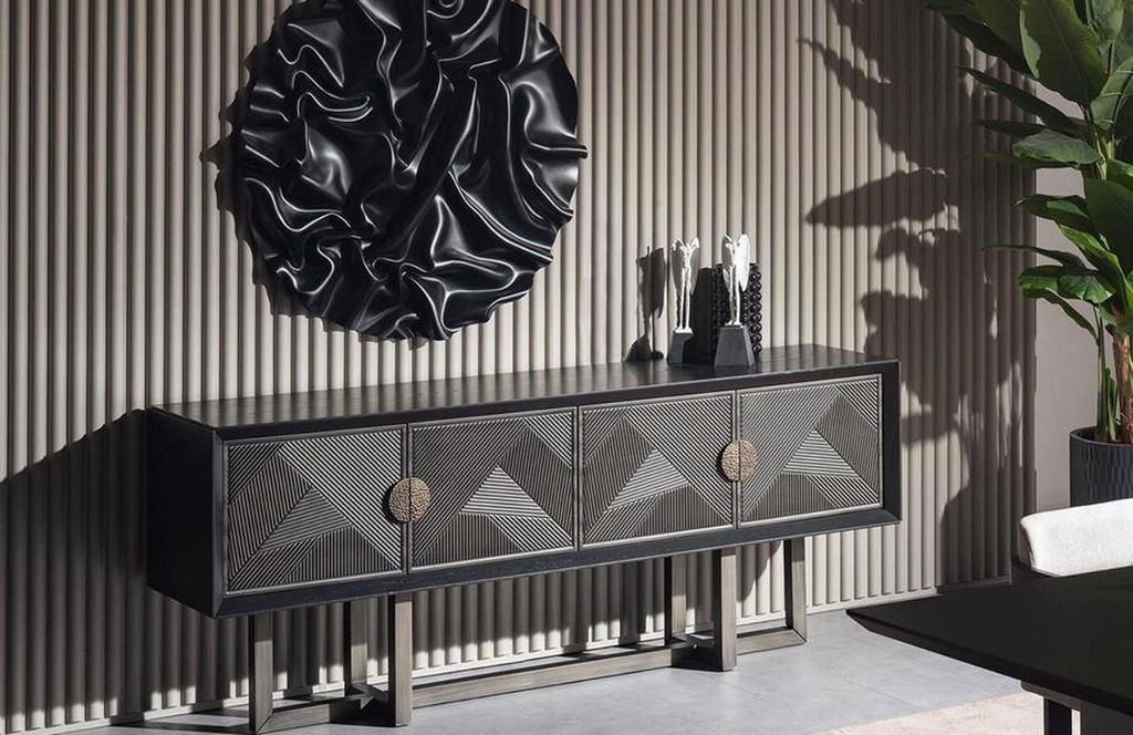 Braune Konsole aus Holz im modernen Design