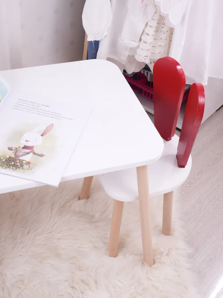 Meuble enfant gain de place avec table et chaise lapin rouge