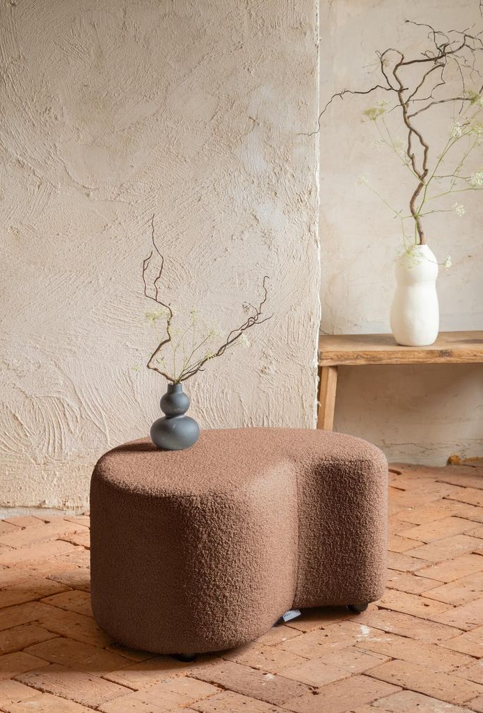 MIUFORM Miuf Pouf Bouclé - Sitzpouf - 68x64cm - Karamell - Fußablage Hocker Sitzhocker