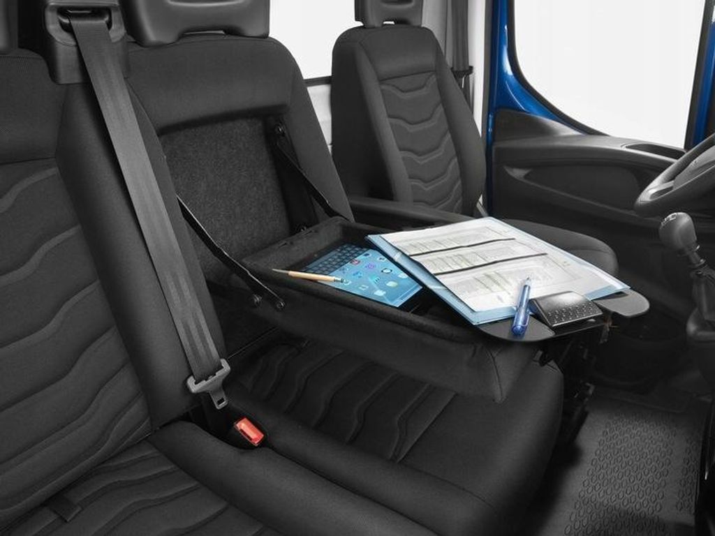 IVECO DAILY 2014-2022 Coprisedili 7 posti Doka Immagine del prodotto 