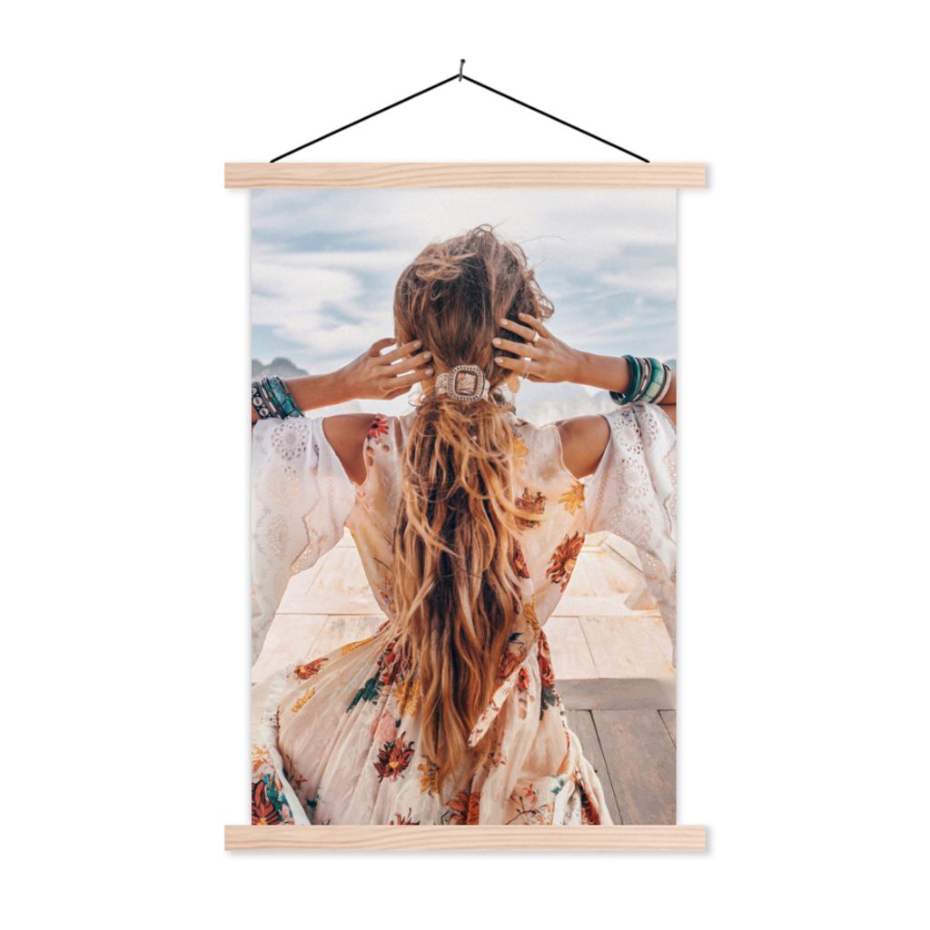 MuchoWow Textilposter Frau - Boot - Norwegen - Weiß - Wasser - Bergen 60x90 cm mit holzfarbenen Rahmen - Textil