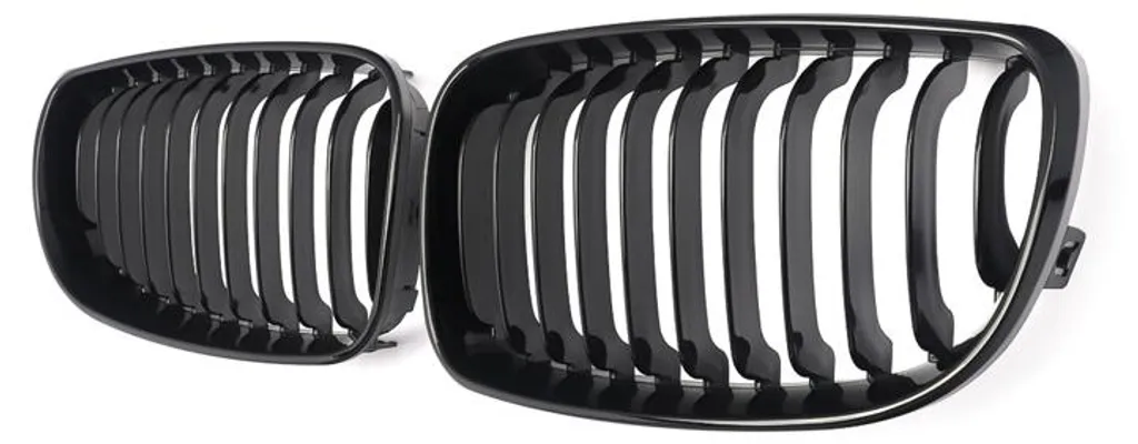 Calandre de radiateur finition gloss noir pour compacte de luxe élégante