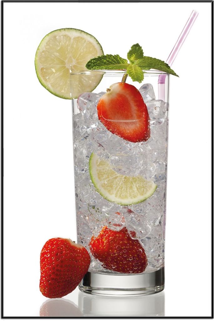 Wallario Wandbild Glas Wasser mit Erdbeeren, Größe: 61 x 91,50 cm, Poster mit schwarzem Aluminiumrahmen