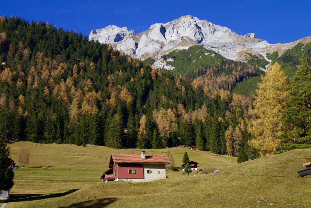 hansepuzzle 15631 - Berg-Hütte Puzzle, 2000 Teile, Gebäude, 90,0 x 60,0cm mit hochwertiger Aufbewahrung, Kartonbox und wiederverschließbarem Beutel