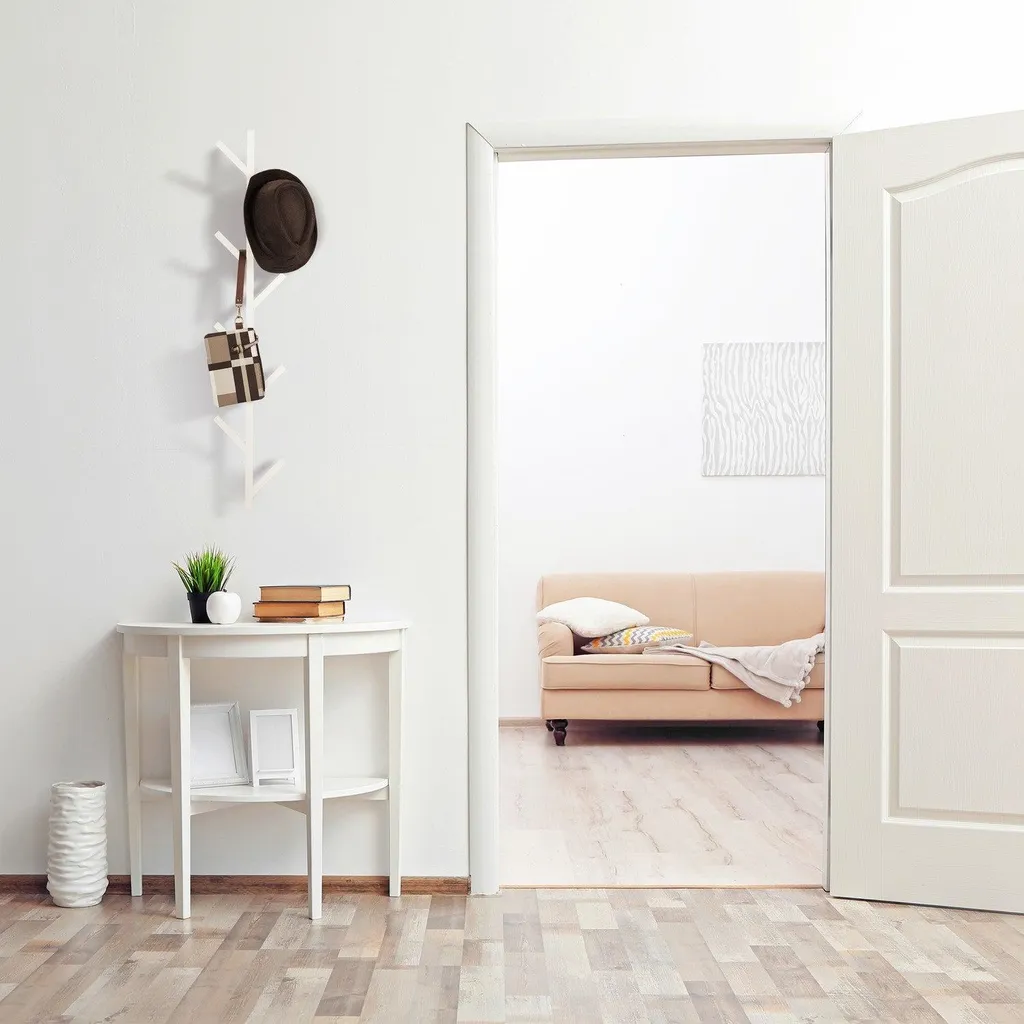 Cintre blanc arbre pour rangement entrée - Gain de place bureau et salon