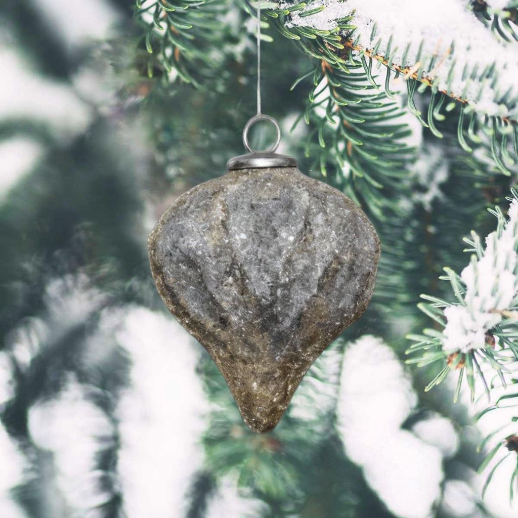 Premium Weihnachtskugel Tropfen, grau glitzernd - handgemacht in Indien, H.16cm