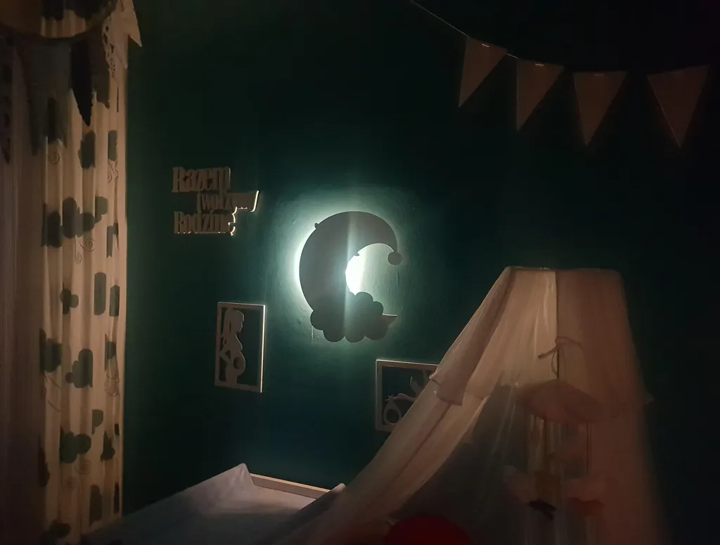 Cadeau de naissance : Veilleuse Lune et Nuages LED nom gravé