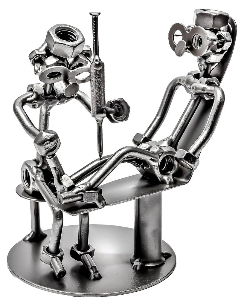 Schraubenfigur Arzt - Orthopäde mit Spritze - Metall-Dekoration 14x10x15 cm