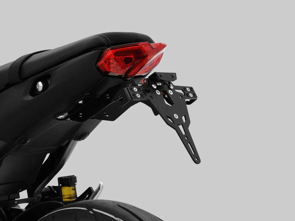 Supporto Targa ZIEGER Pro Yamaha MT-09: Analisi Tecnica e Vantaggi