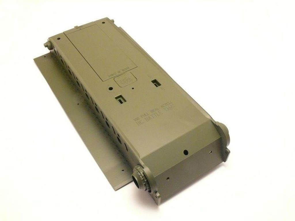 19-002 Chassis (untere Wanne) für 3819