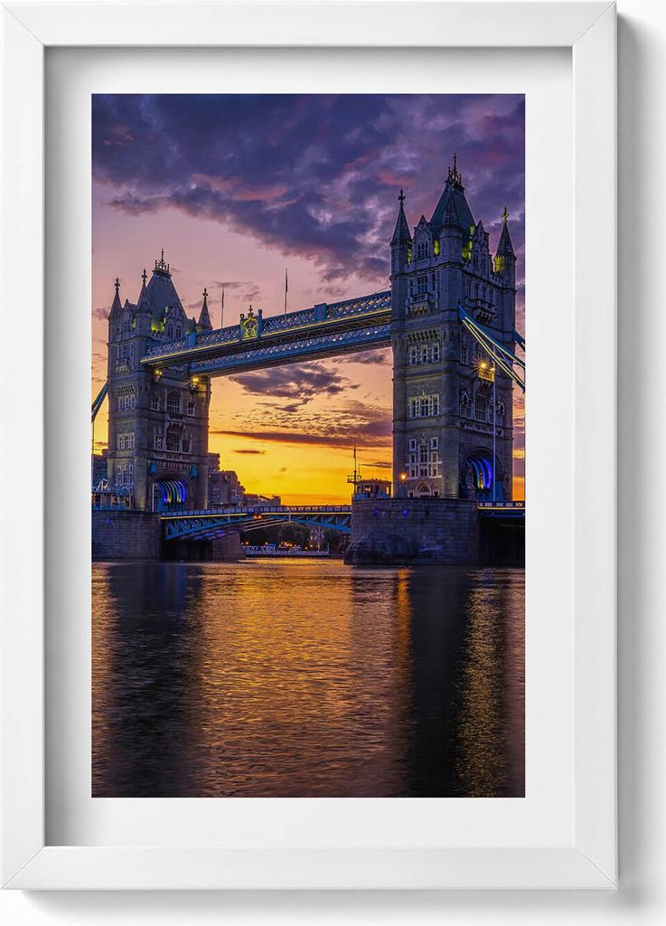 Brooklyn Bridge und die Londoner Wasseroberfläche– Wandbild mit Rahmen – Gerahmtes Bild – Wanddekoration – 20x30 cm – Weiß