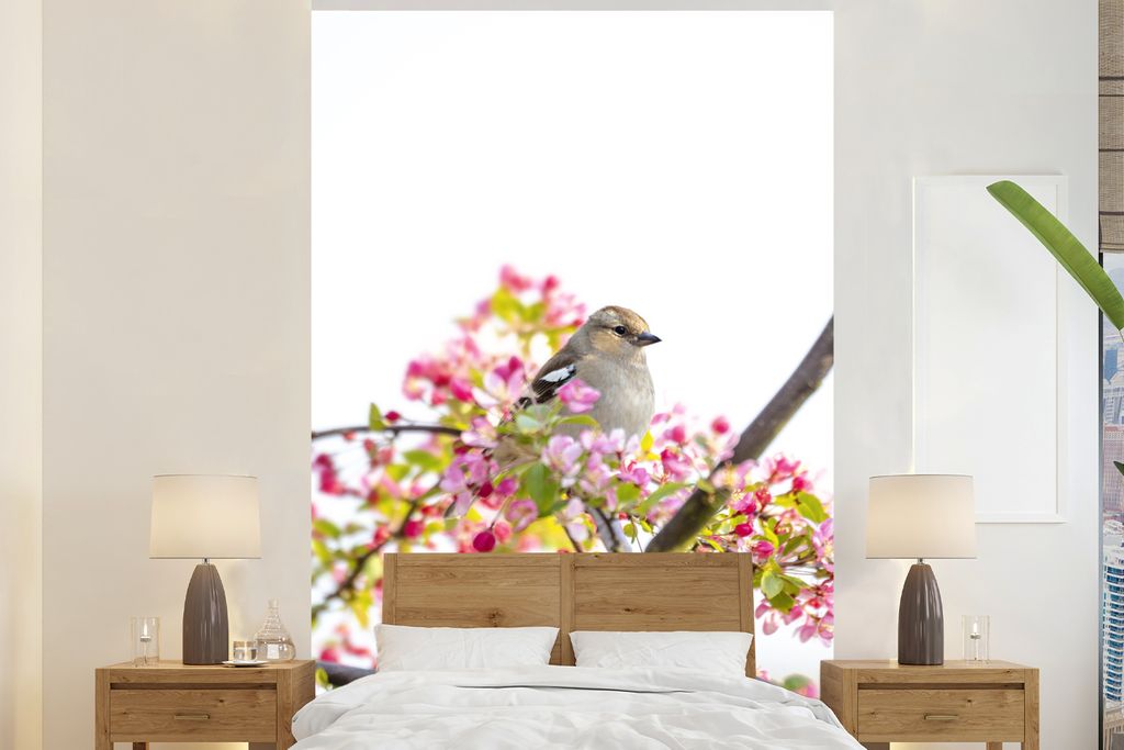MuchoWow Fototapete für Wohnzimmer oder Schlafzimmer Wandtapete Vinyl Motivtapete Vogel zwischen rosa Blumen - 195x300 cm - Das Hintergrundbild