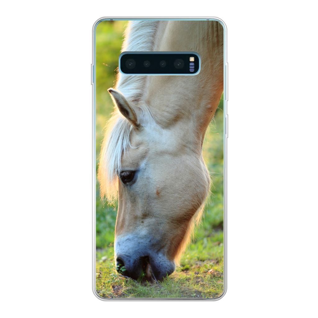 MuchoWow Handyhülle Schutzhülle Hülle für Samsung Galaxy S10 Lite Weidendes Fjordpferd an einem Sommertag Silikon Softcase Handy Hülle - Schutz