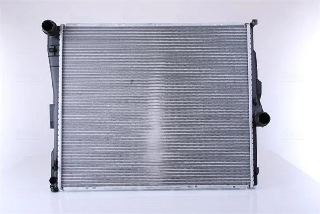 Évitez la Surchauffe de votre BMW X3 avec le Radiateur Nissens 60803A