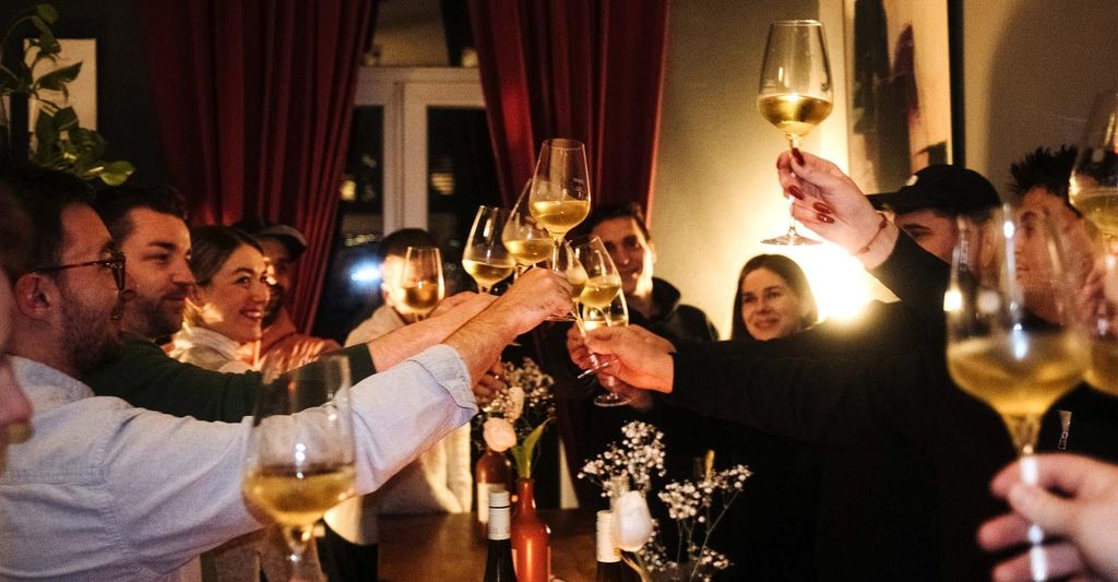 mydays Weinhopping Frankfurt am Main; Erlebnis verschenken oder selbst erleben; Gutschein für 1 Person(en)