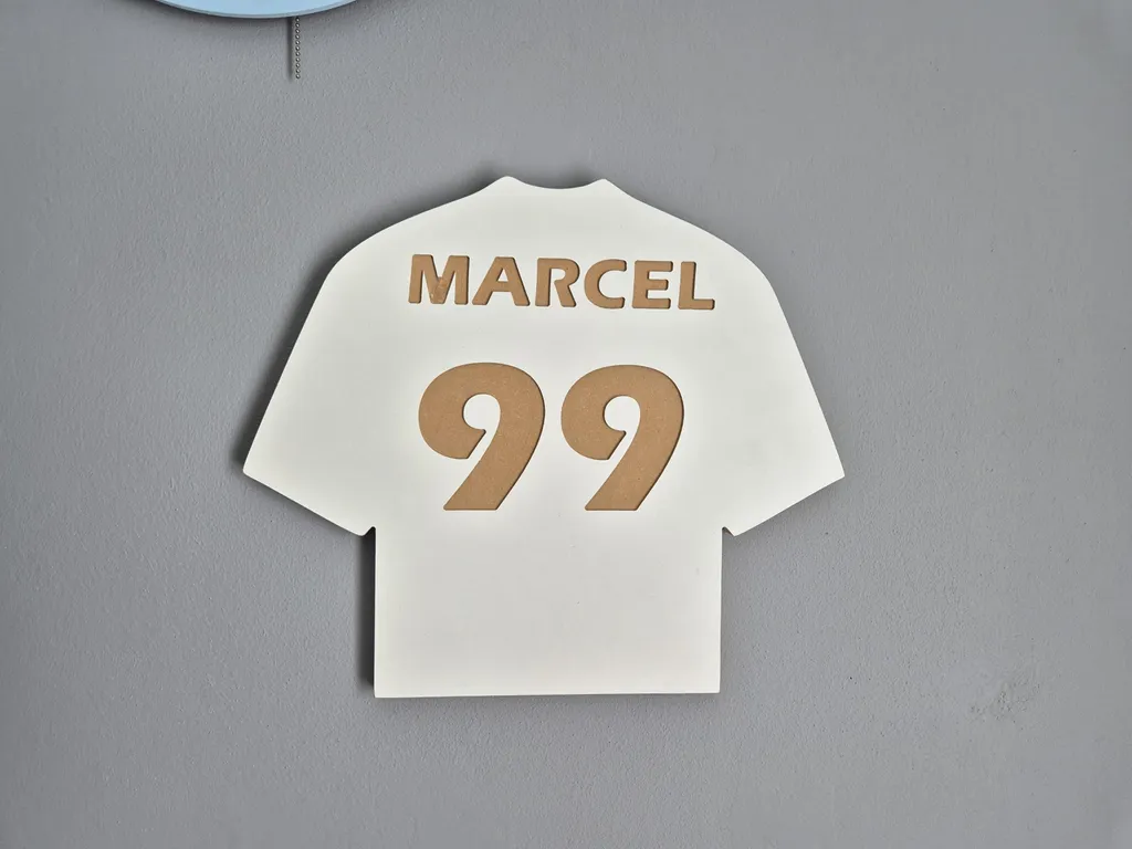 Décoration foot personnalisée en MDF pour aménager un coin supporter