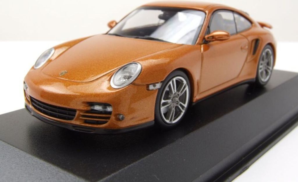 Maxichamps 940069011 Porsche 911 Turbo 2009 gold 1:43