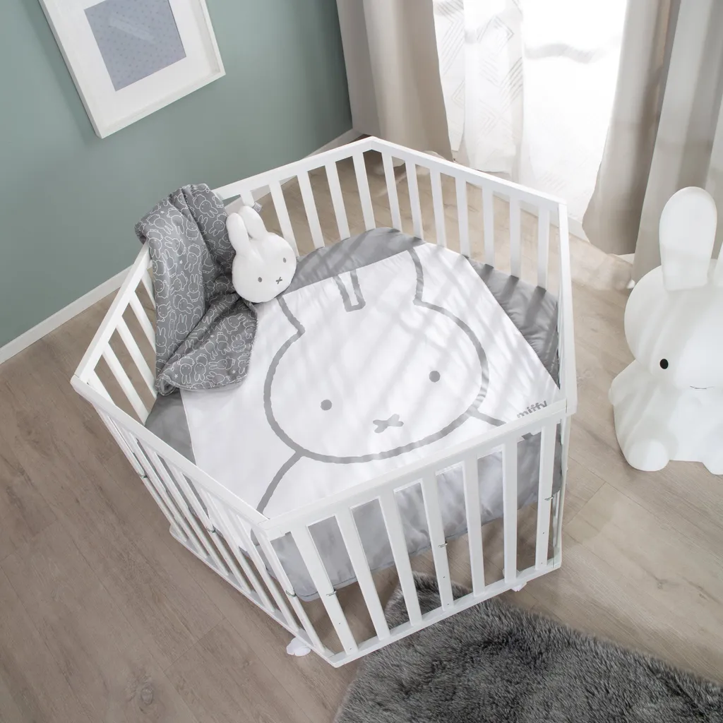 Parc bébé hexagonal blanc roba miffy : sécurité et confort dos préservé - 6
