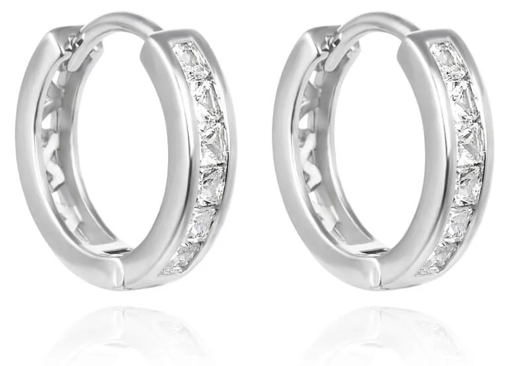 Boucles d'oreilles argentées pour mariage et soirées : L'élégance chic