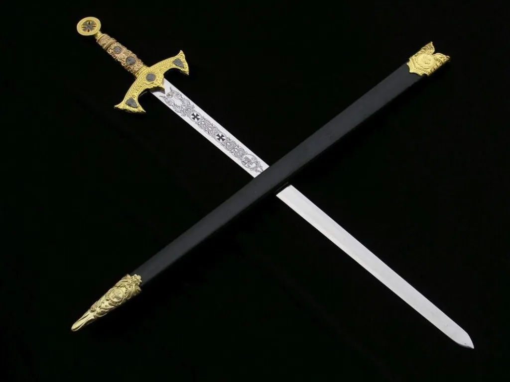 Épée templière dorée 84cm avec fourreau - Décoration murale sans défaut
