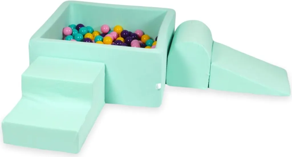 Aire de jeux de motricité en mousse sécurisée avec balles