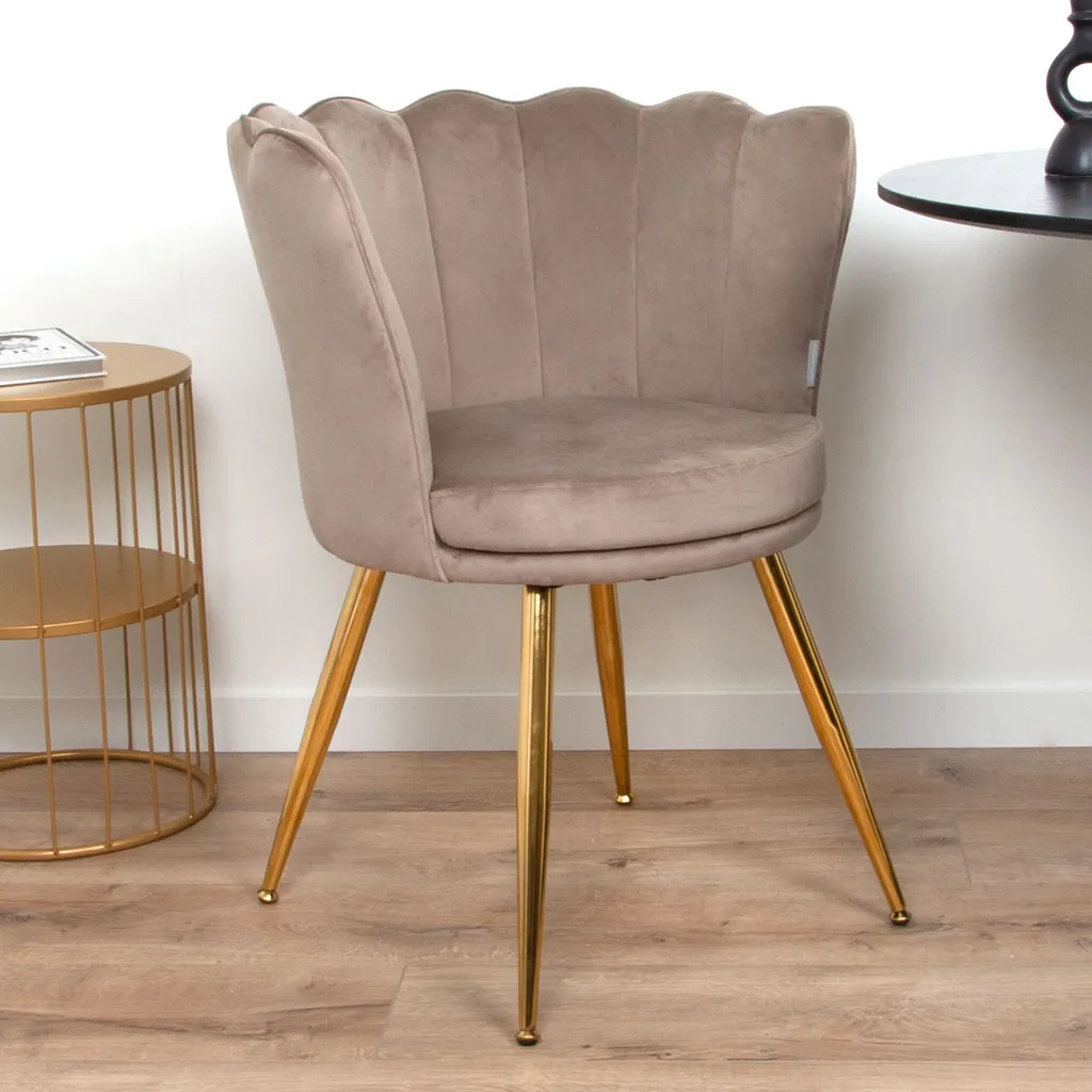 Chaise en velours taupe Andria avec pieds noirs et dossier ergonomique