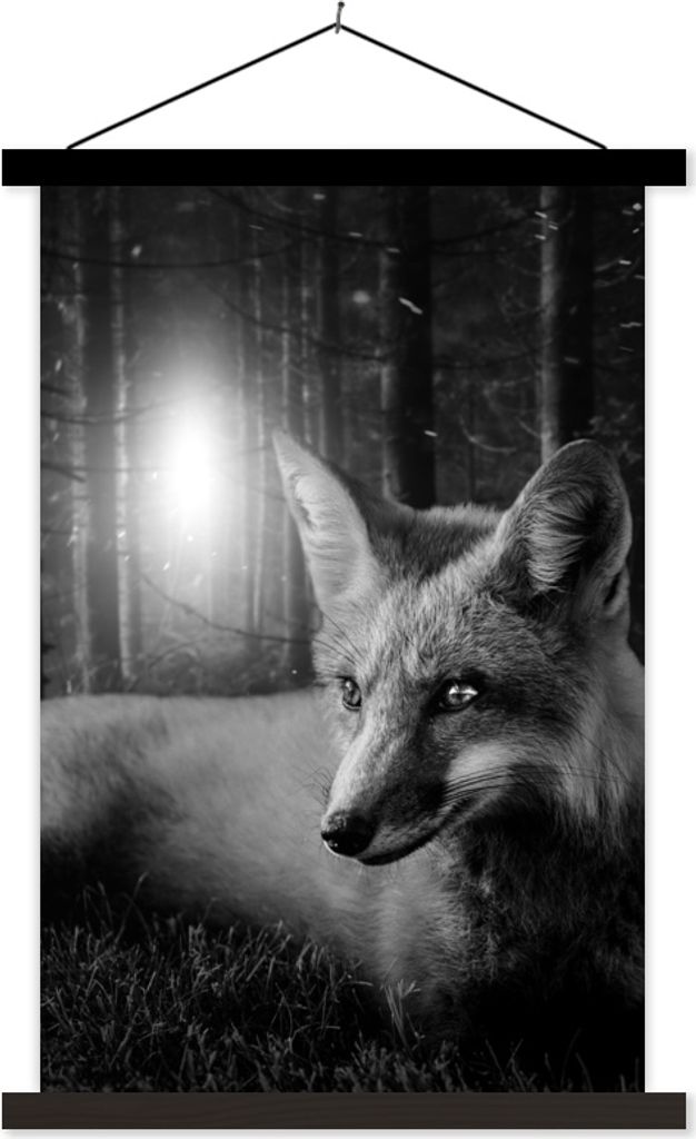 MuchoWow Textilposter Fuchs zwischen den Bäumen im Dschungel - schwarz und weiß 40x60 cm mit schwarzem Rahmen - Wanddekorationen