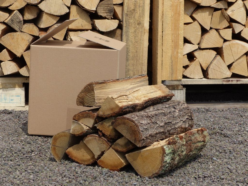 120 kg trockene Eiche, Kaminholz Brennholz Feuerholz Produktbild 