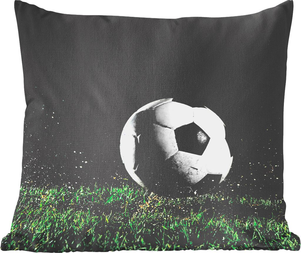 MuchoWow Zierkissen Sofakissen Wohnzimmer Dekokissen 40x40 cm Fußball auf der Wiese - Foto Kissen - Schlafzimmer Dekoration