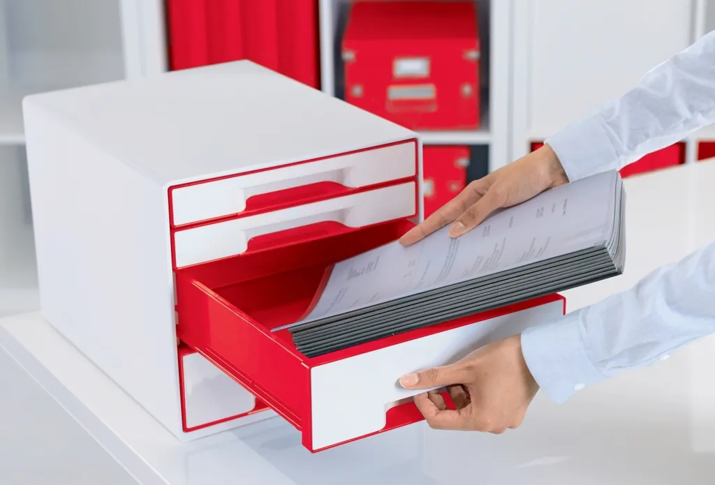 Organiser ses documents A4 avec le bloc 4 tiroirs Leitz WOW CUBE rouge - 4