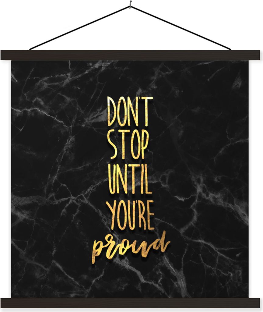 MuchoWow Textilposter Zitat - Stolz - Gold - Marmor 120x120 cm mit schwarzem Rahmen - Aufhängungsset