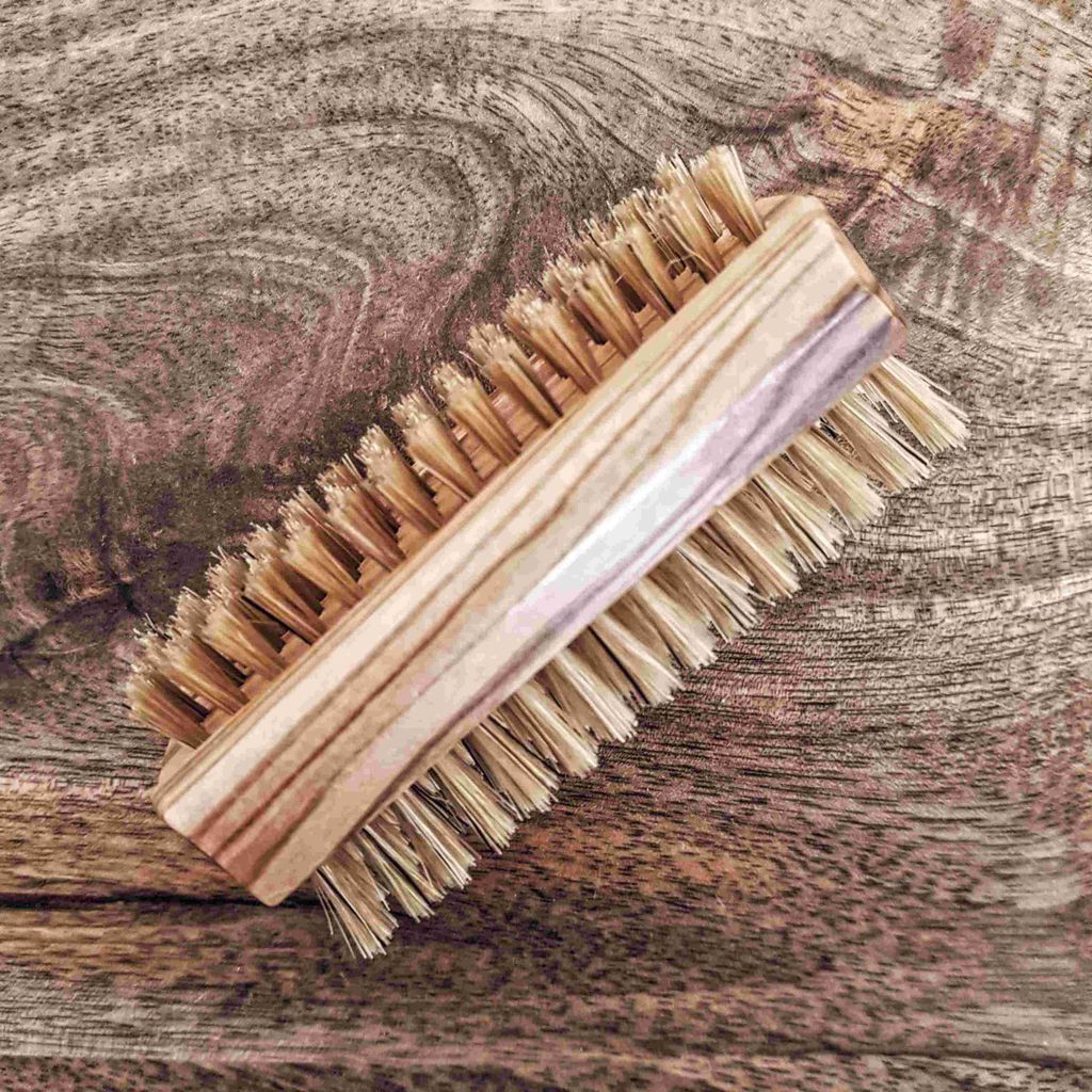 Brosse à ongles en bois d'olivier ciré et soies naturelles Image du produit 